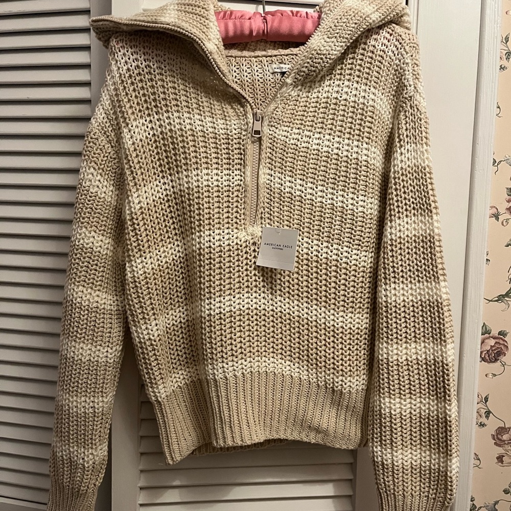 Juniors sweater NWT American Eagle